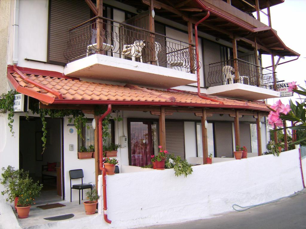 Vassilis Guesthouse Rapsáni エクステリア 写真